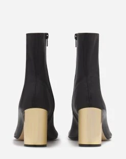 LEATHER SEQUENCE BY LANVIN CHUNKY HEELED BOOTS 10 LEATHER SEQUENCE BY LANVIN CHUNKY HEELED BOOTS -Lanvin Fashion fw bosi0b name a2310m1 d 2ce28fe1 8fa2 4e72 a257 91bef3cd2d69